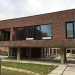 Hedendaags, Verzorgd Appartement Op Unieke Locatie