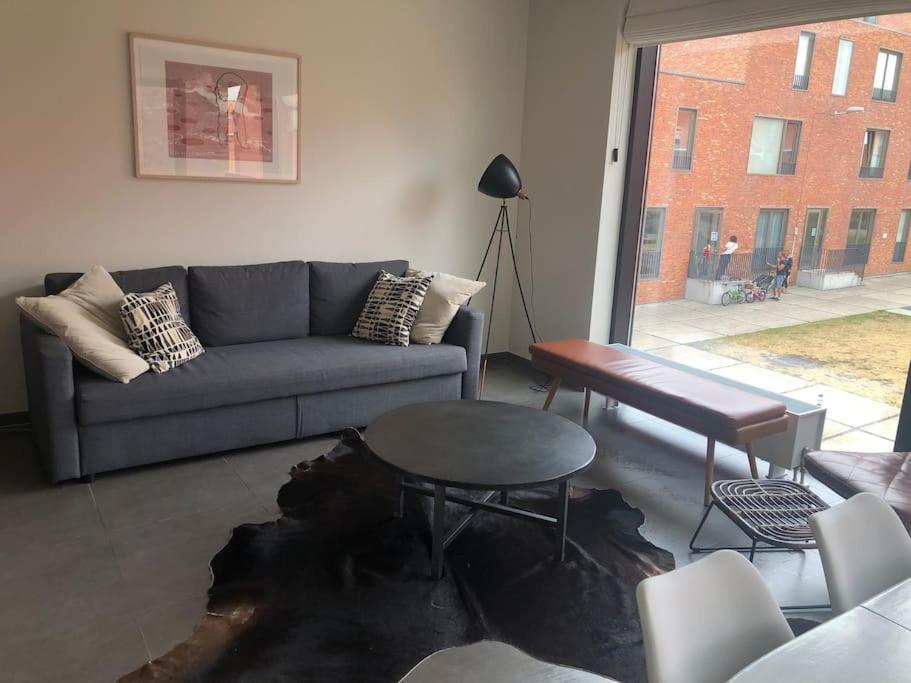 Appartement Hedendaags, Verzorgd Op Unieke Locatie Oostende